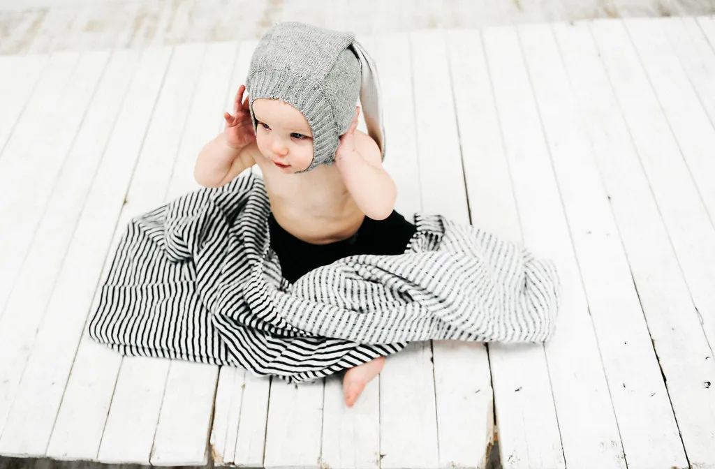 BLACK AND WHITE STRIPE SWADDLE