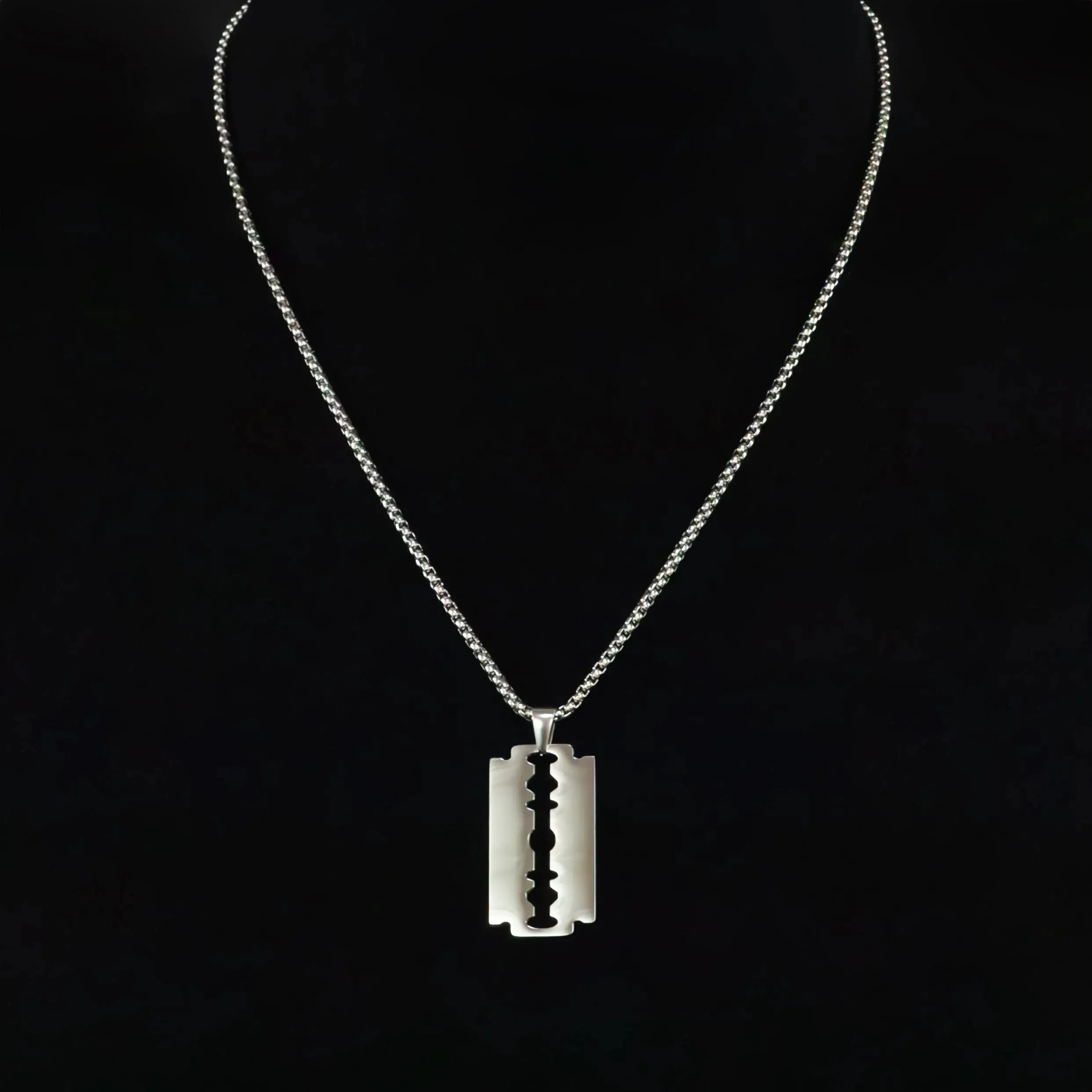 Fernán Stainless Steel Chain Necklace with Razor Blade Pendant