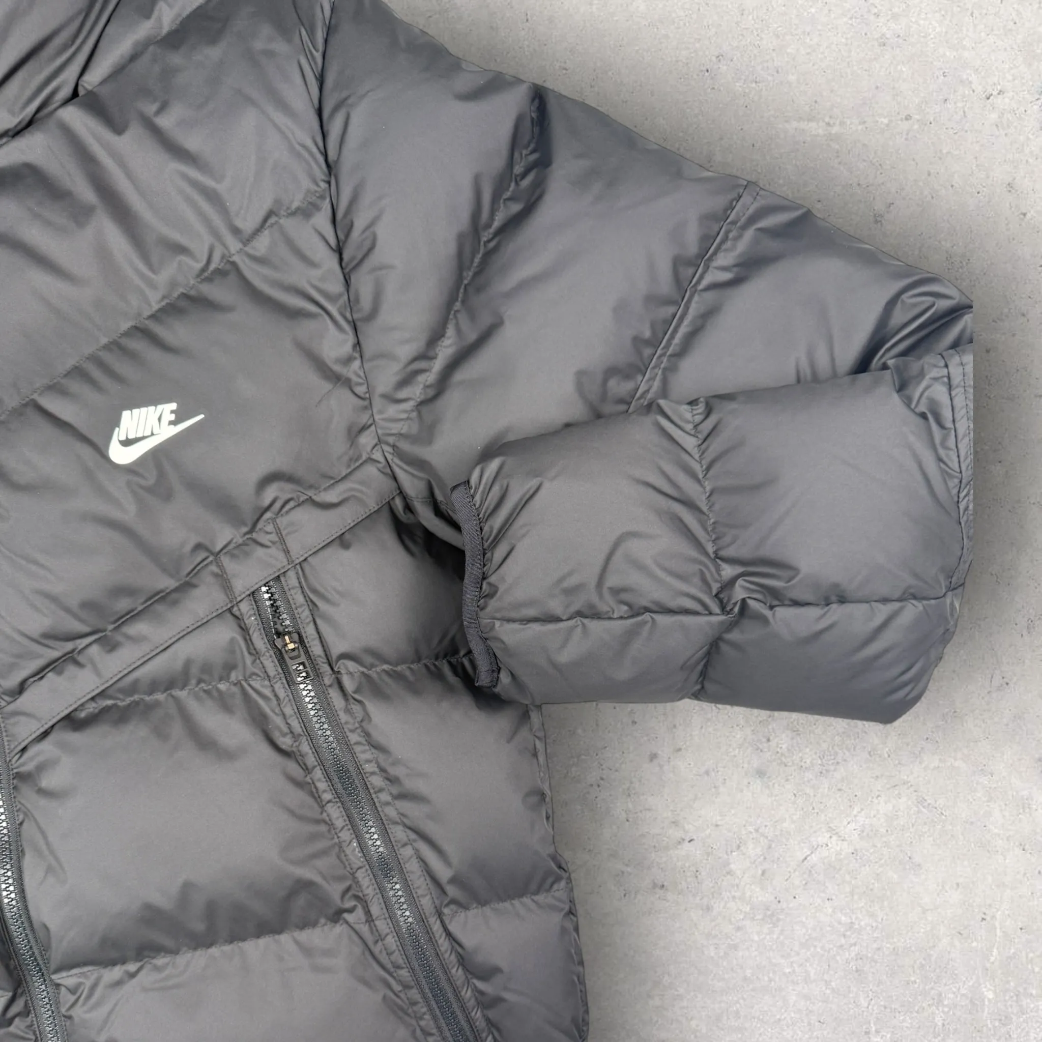 NIKE PRIMALOFT PUFFER JACKET - BLACK