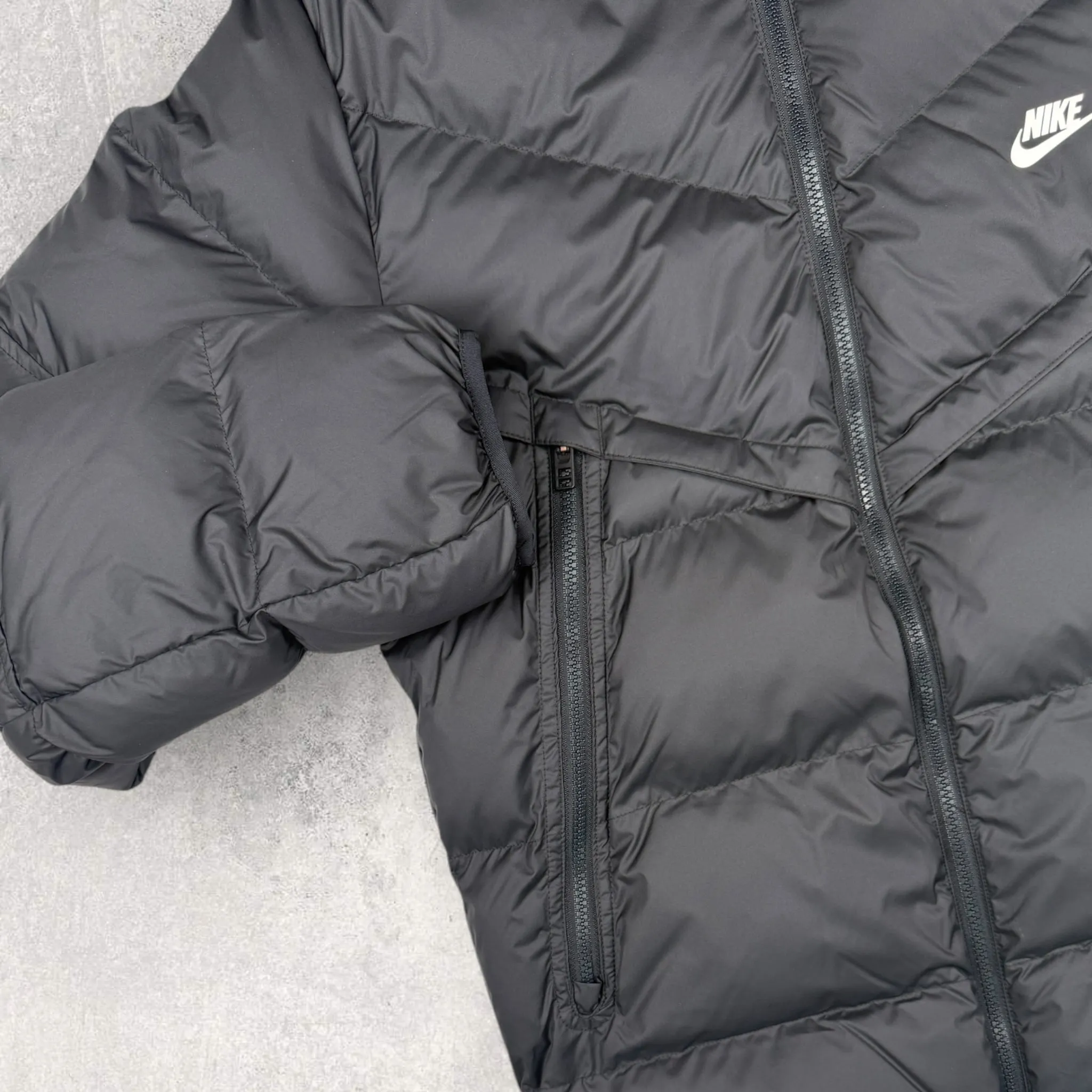 NIKE PRIMALOFT PUFFER JACKET - BLACK